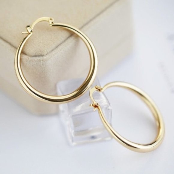 New 18k Yellow  Gold  Round Hoop Earrings - Picture 1 of 4